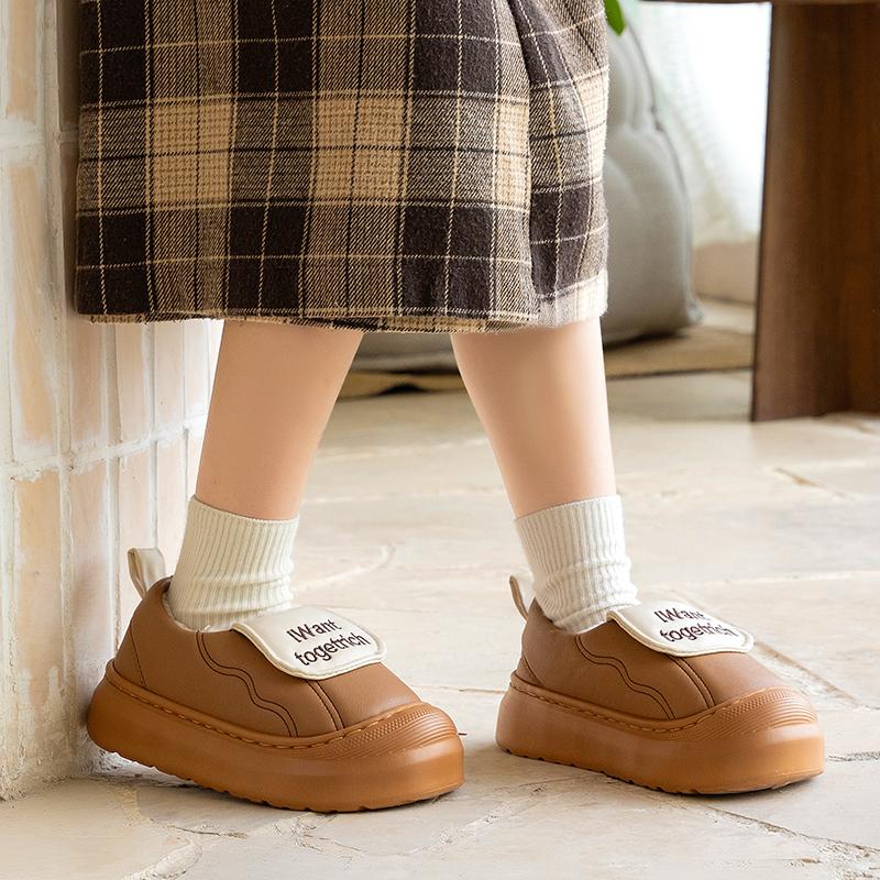 Модные Мягкие Домашние Тапочки из Хлопка с Толстой Подошвой для Женщин Зима 2025 Милые с Круглым Носком Нескользящие Домашние Тапочки Теплые Плюшевые Слипоны Повседневная Обувь