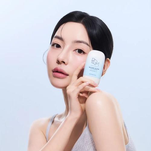 [B.O.M] Солнцезащитная сыворотка Water Glow SPF50+PA++++