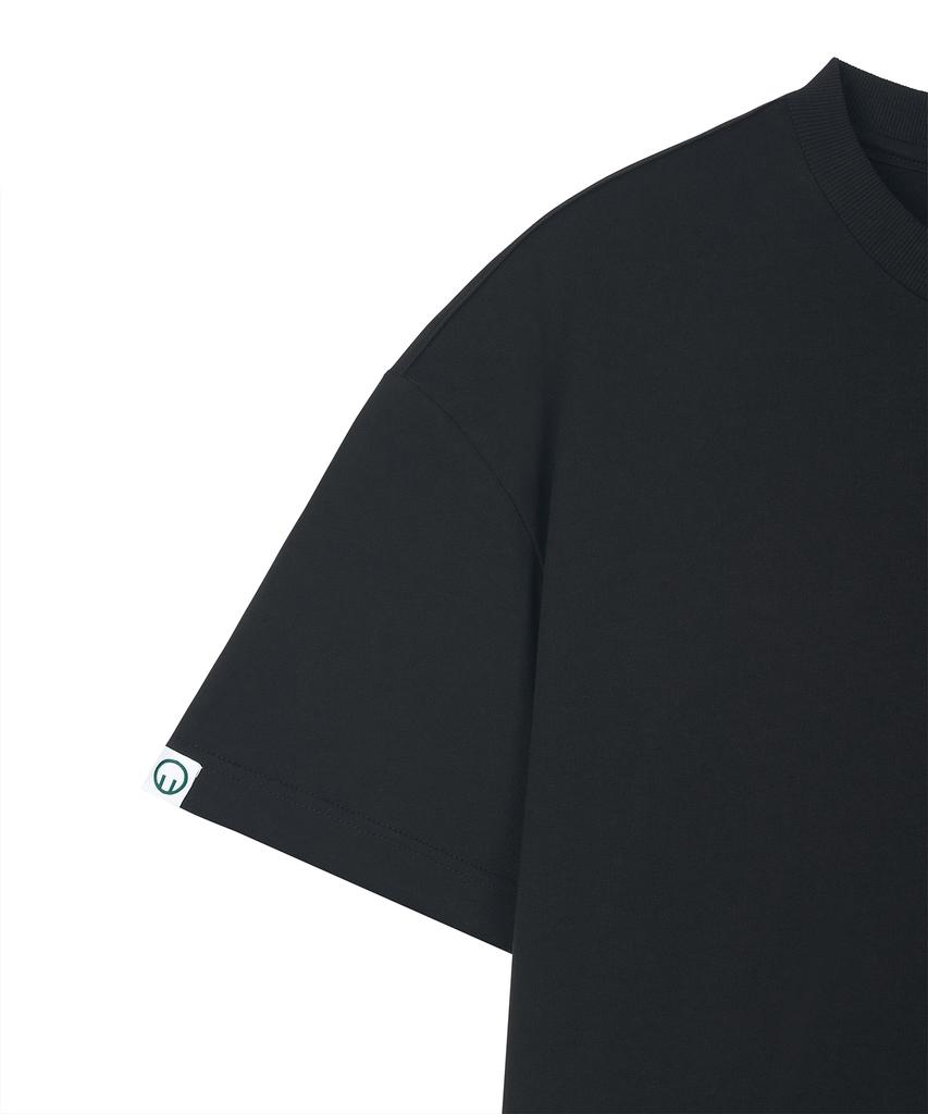 GORAMIS Logo Embroidered Short Sleeve T-Shirt [Black]