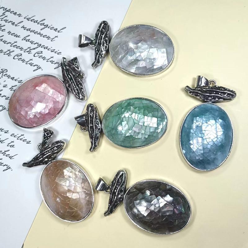 Geometric Shell Pendant Necklace With Polished Charm For Vintage Jewelry Makers