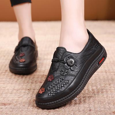 Модная тканевая обувь 2024 года, весна-осень, новые туфли с мягкой подошвой, нескользящие, легкие, для мам, одинарные туфли, модные кроссовки для женщин