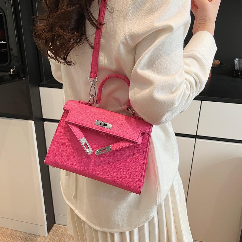 Textured Lock Portable Small Square Bag Women's 2025 Spring and Summer New Classic Shoulder Messenger Bag Fashion Kelly Bag