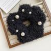 Корейская плюшевая резинка для волос с жемчугом на осень и зиму - женская простая милая резинка для волос