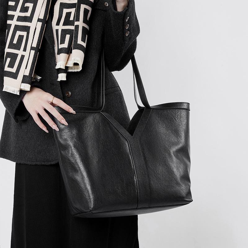 2024 Autumn Korean-Style Genuine Leather Women's Tote and Shoulder Bag, Large Capacity Cowhide Handbag.