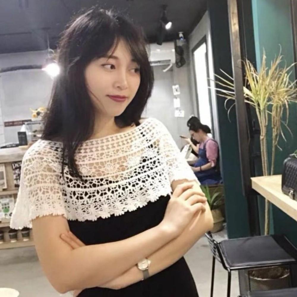 Hollow Out Lace Shawl Poncho Elegant Lace Neckline Shirt Cover Lace Cover Up Tops Daily