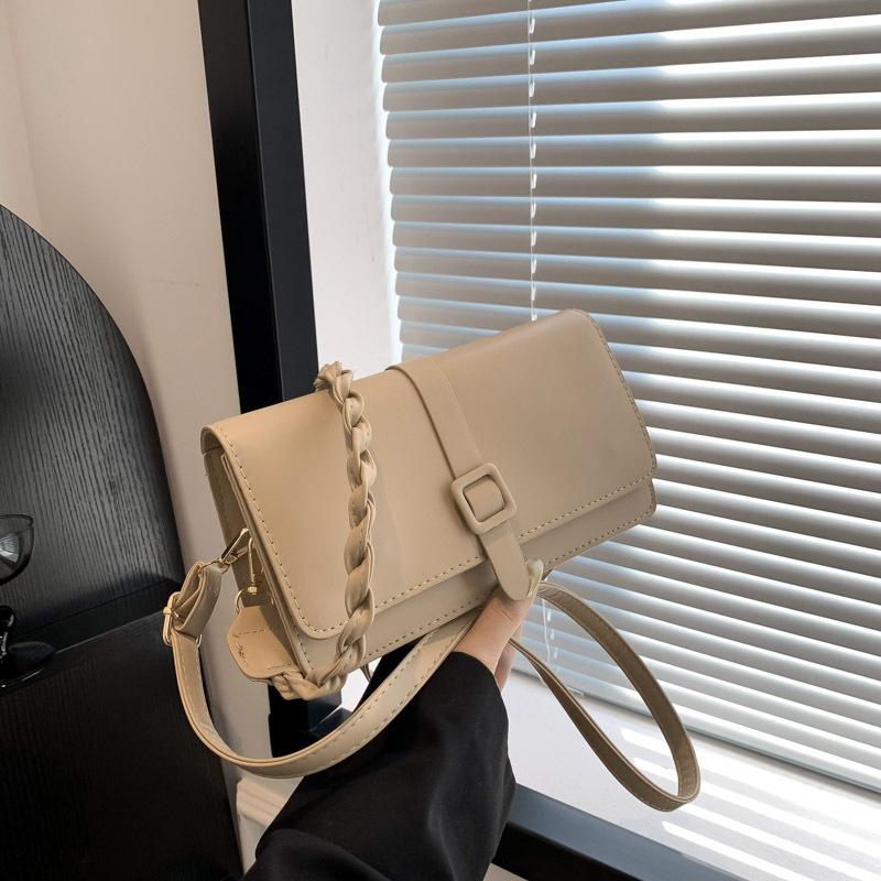 2024 новая корейская версия модная ретро маленькая сумка женская чувственная иностранная универсальная сумка через плечо осенне-зимняя фактурная сумка-мессенджер