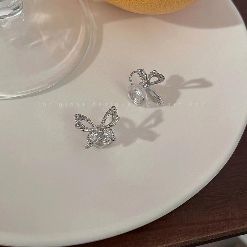 High-End Butterfly Earrings: Stylish Summer Ear Clips for Women (No Piercing Required)