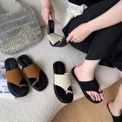 Модные модные шлепанцы с перемычкой для женщин, летние новые роскошные женские удобные уличные пляжные сандалии, повседневные плоские шлепанцы для женщин