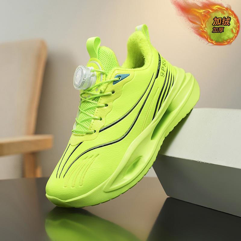 2025 winter new children's sports running shoes boys leather velvet thickened warm cotton shoes