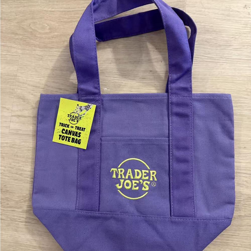 Официальная сумка Trader Joe's для Хэллоуина - Фиолетовая многоразовая холщовая сумка для покупок, поездок на велосипеде, поручений, походов в кафе