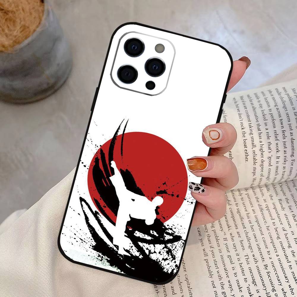 Чехол для телефона Каратэ для iPhone 17,16,15,14,13,12,11 Plus,Pro Max,XS,Мягкий силиконовый черный чехол