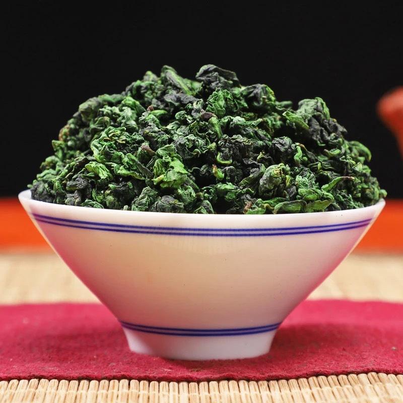 Уникальные вкусы чая: Тегуаньинь, молочный улун, хризантема, пуэр, лист лотоса, печеночный чай, черный улун, обжаренный на углях