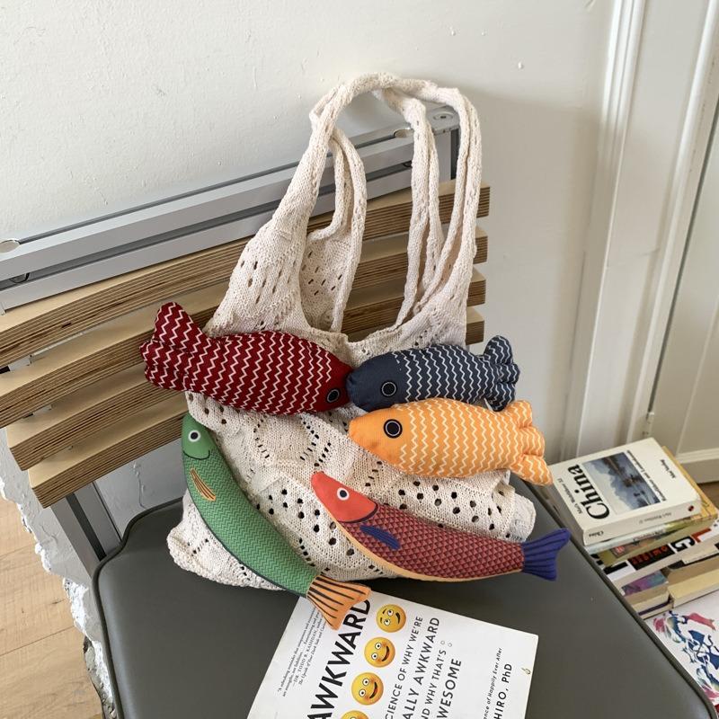 Нишевая креативная вязаная сумка женская летняя новая универсальная сумка через плечо мультяшная сумка-тоут для поездок на работу