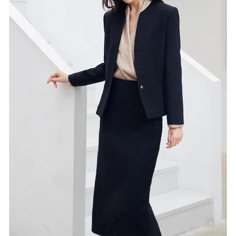 Элегантный комплект с юбкой-блейзером и высокой талией