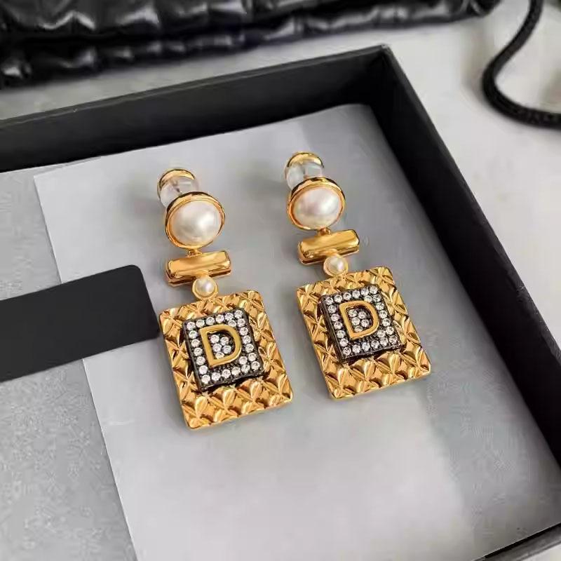 Квадратные серьги-пусеты с жемчугом, серьги в ретро-дизайне, серьги с темпераментом, модный тренд, легкая роскошь