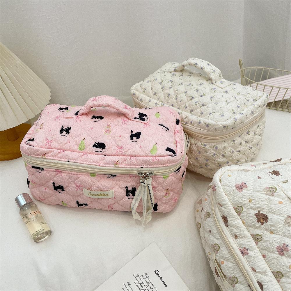 Large Capacity Cute Cartoon Cosmetic Travel Bag for Women