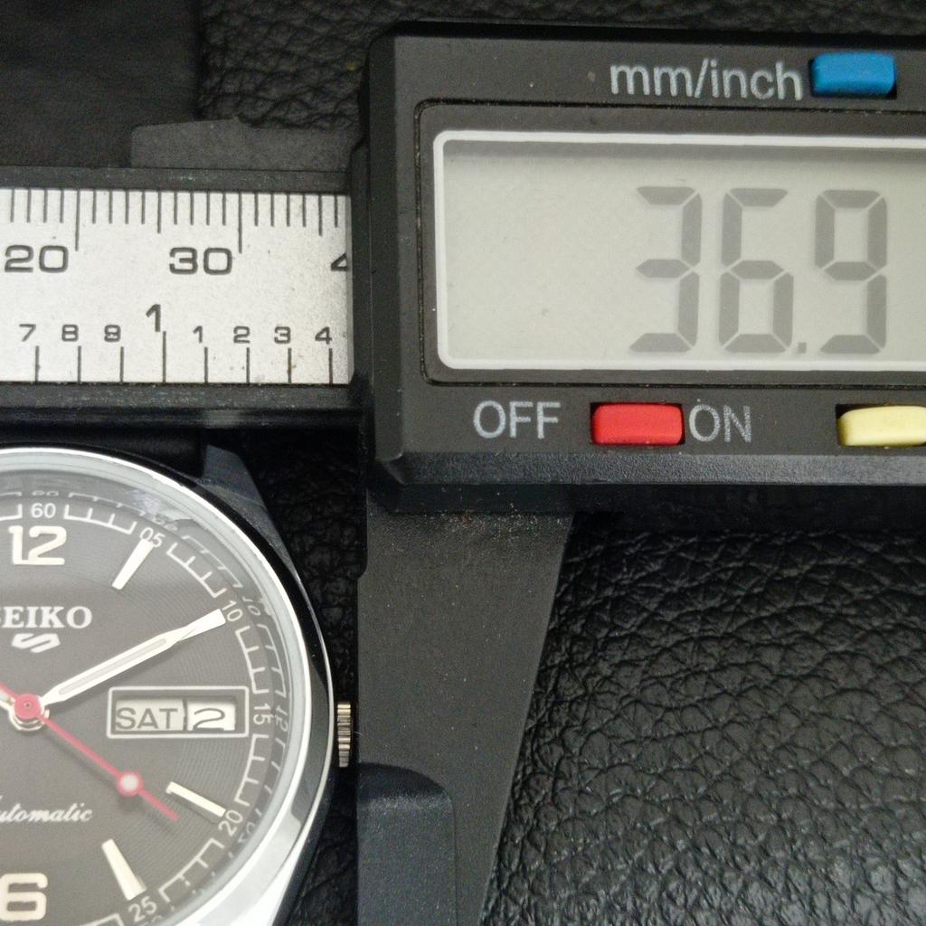 АВТОМАТИЧЕСКИЕ ВИНТАЖНЫЕ ВОССТАНОВЛЕННЫЕ МУЖСКИЕ ЧАСЫ SEIKO 5 ЯПОНИЯ ЧЕРНЫЙ ЦИФЕРБЛАТ a444303-1