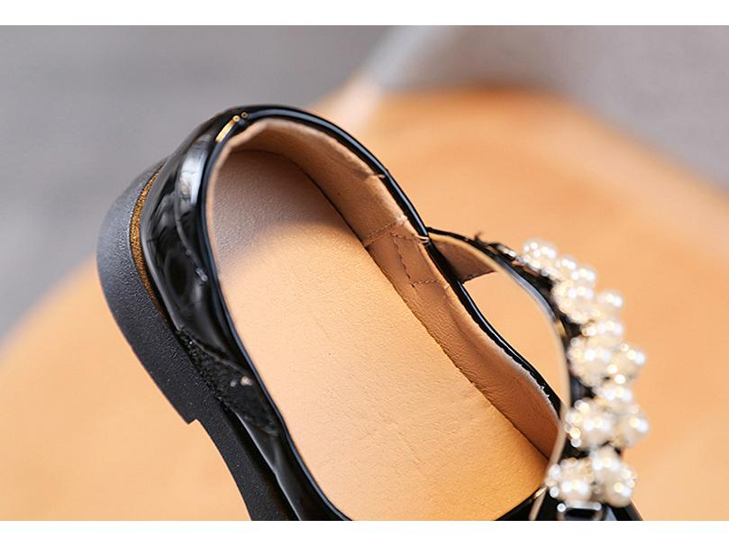 Детские кожаные туфли принцессы на весну и осень 2024 года с мягкой подошвой, идеально подходят для черных танцев.