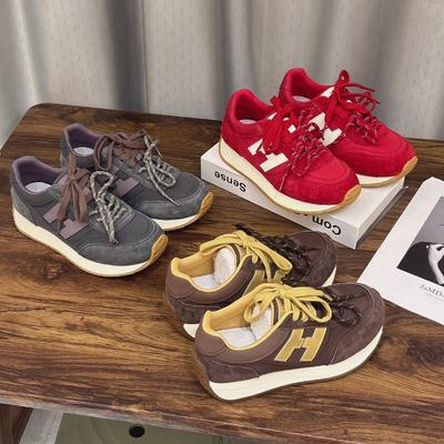 Женская обувь – Кроссовки