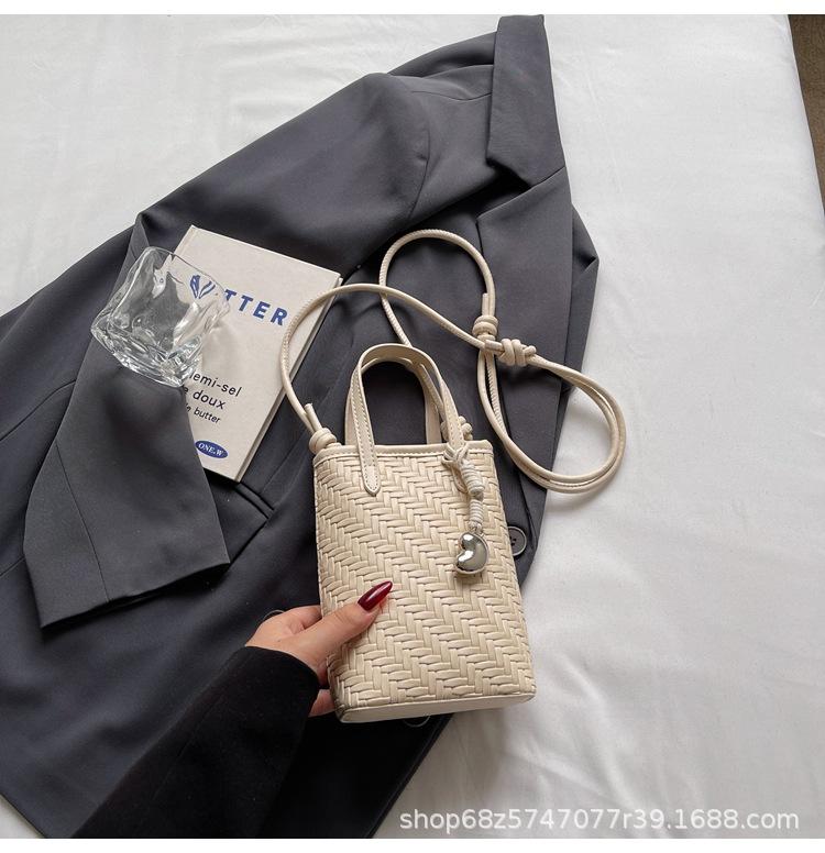 Niche Woven Bag Women's 2025 Summer New Fashion Women's Bag Popular One-shoulder Crossbody Bag Small Carry Bag Mobile Phone Bag