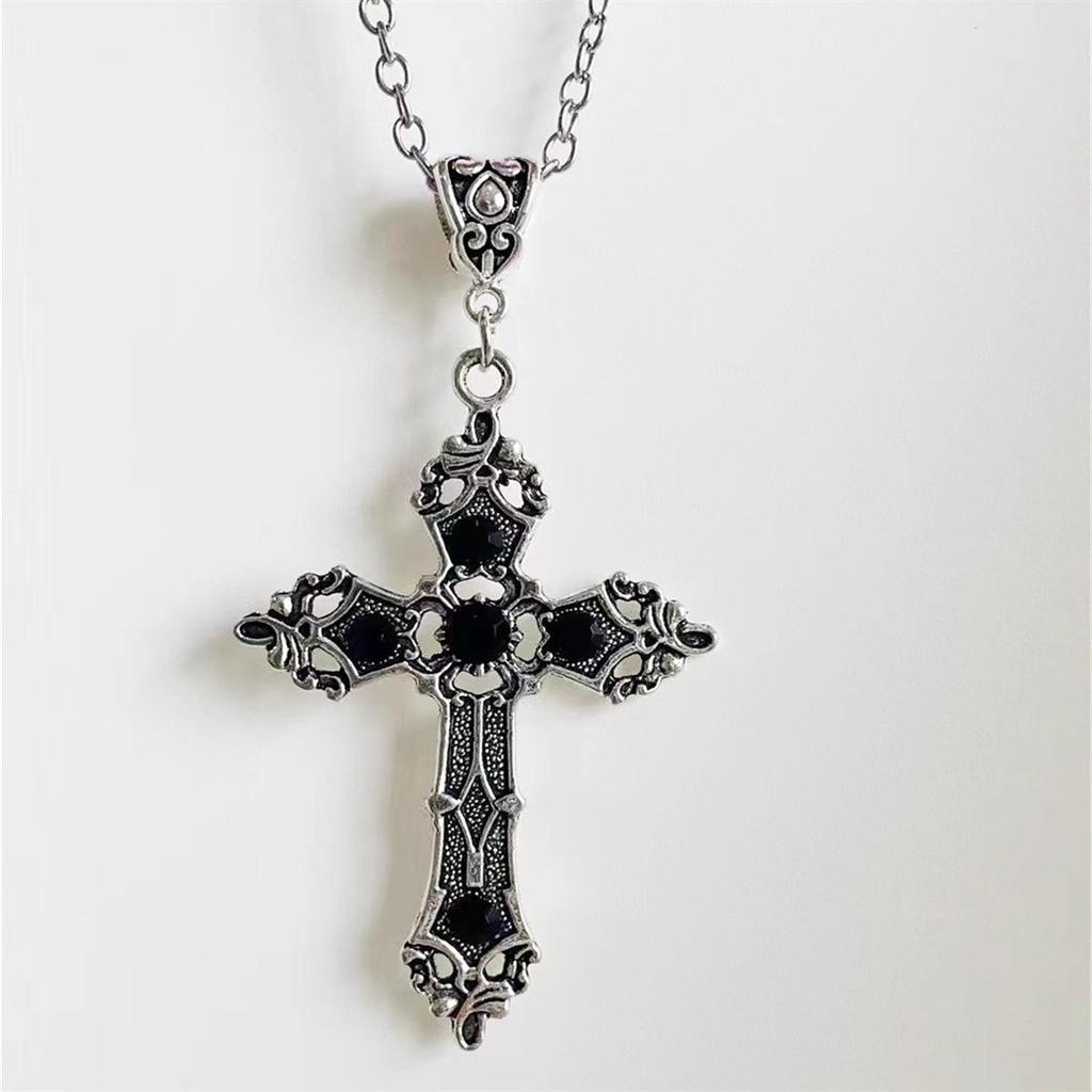 «Европейское готическое ожерелье с черным рубиновым крестом»