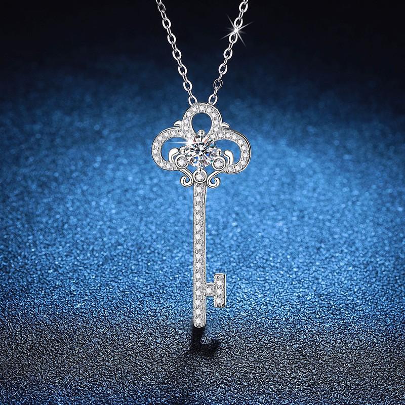 Moissanite Pendant Necklace Clavicle Chain Fashion Jewelry Women