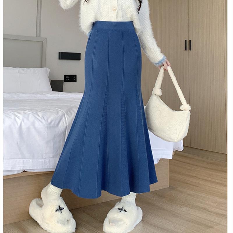 Однотонная вязаная юбка «рыбий хвост»: Женская приталенная А-силуэта с высокой посадкой, средней длины для осени/зимы 2025