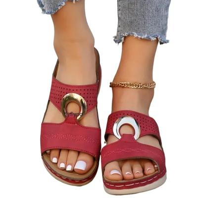 Мода Новые модные сандалии женские пляжные тапочки на каблуке с уклоном полая подошва повседневные тапочки ретро тапочки размер 35-44 6 цветов