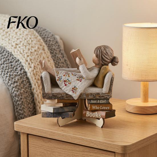 Fashionable Small Ornaments Wooden Reading Desktop for Home Office Decor, Minimalist Figurine, Corrosion-resistant Nordic Decor Creative Art