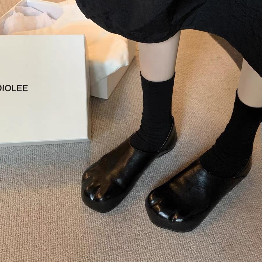 New Slip-On Flat Shoes Women Foldable Heel Cat Paw Loafers Breathable Lightweight Comfortable Casual Shoes