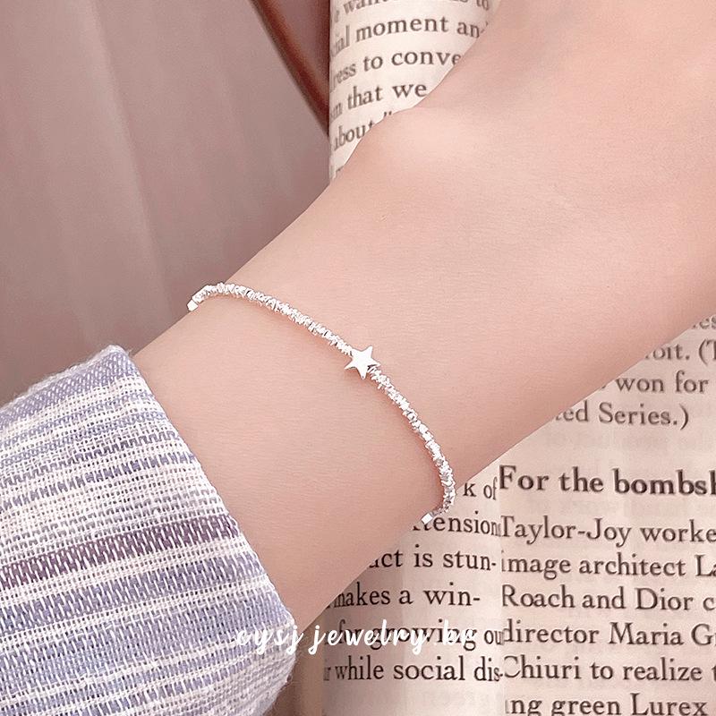 Серебряный браслет Cui Yan S925 с пятиконечной звездой в корейском стиле для женщин – Модный простой дизайн с измельченными серебряными бусинами.