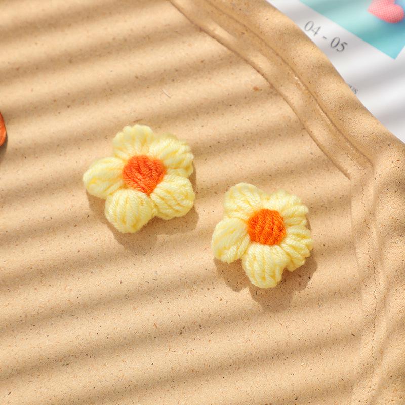 Handmade Crochet Wool Flowers: Teacher’s & Mother’s Day Hair Clips & Accessories