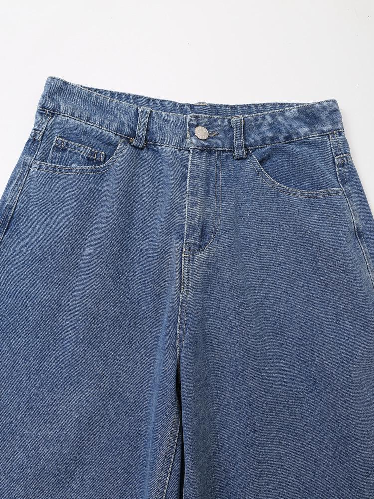 Ретро джинсовая куртка и джинсы с высокой посадкой и широкими штанинами