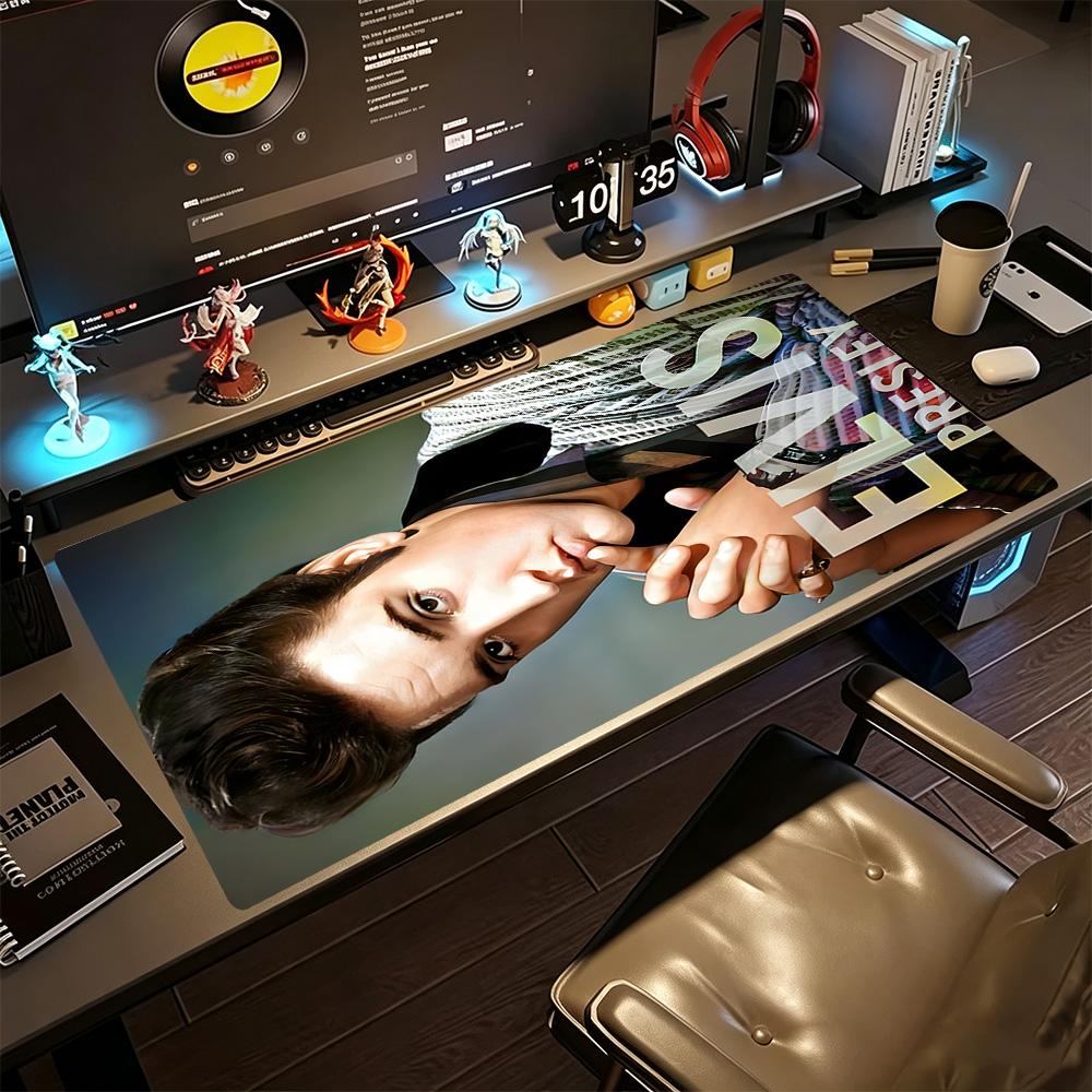 Elvis Presley Large Mouse Pad Gaming Laptop Mouse Pad Study Desk Mat Non-Slip Rubber Base Computer Decor Item Office Use