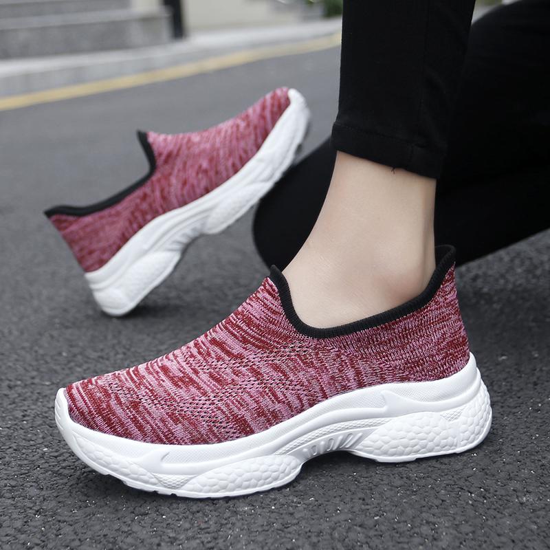 Женская новая повседневная спортивная обувь легкая модная ленивая сетчатая дышащая обувь большого размера для мамы для ходьбы вулканизированная обувь на плоской подошве