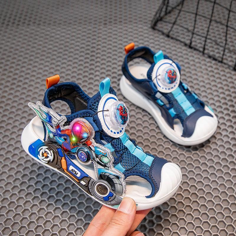 Kids Rotating Buckle Closed-Toe Sandals With LED Light Boys Girls Ages 4-12 Rubber Sole Comfortable Shoes