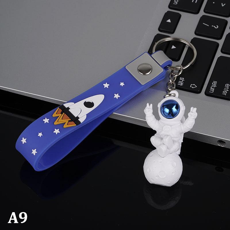 Astronaut Decor Action Figures And Moon Keychain Resin Astronaut Statue Room Office Desktop Decoration Presents Key Chain