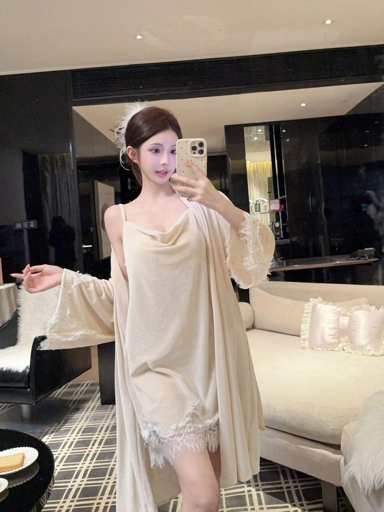 Sexy pajamas women's autumn and winter golden velvet suspender nightgown set swinging collar French slim and thin loungewear