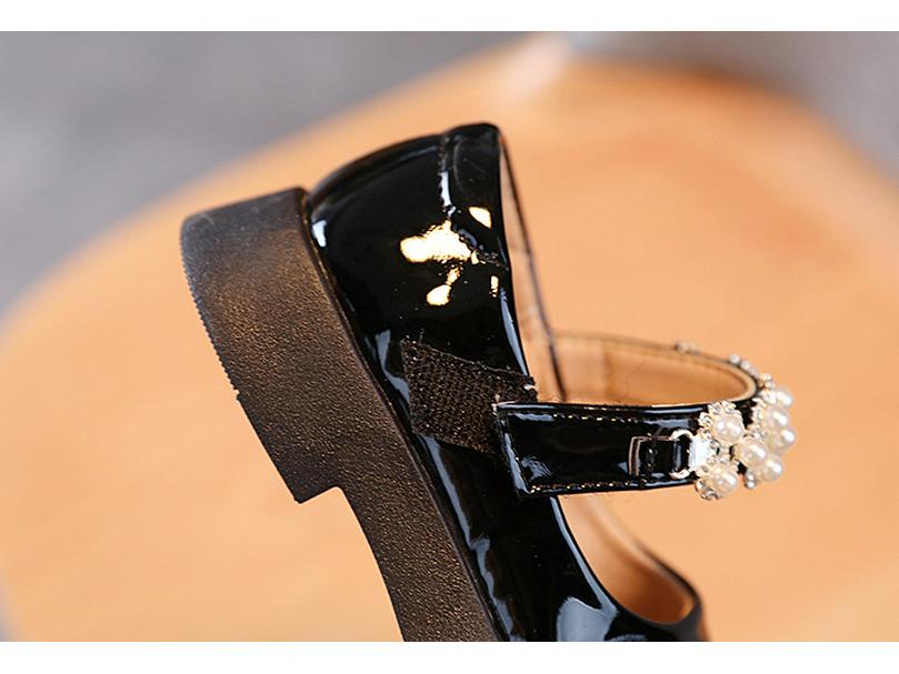 Детские кожаные туфли принцессы на весну и осень 2024 года с мягкой подошвой, идеально подходят для черных танцев.