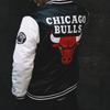 Mitchell Ness Бейсбольная куртка Команда Bulls Унисекс Черный Белый OJBF4854-CBUYYPPPBKWH