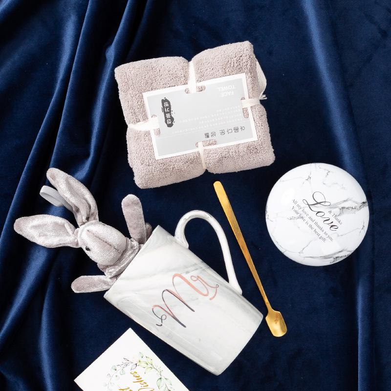 Compact Souvenir Gift Set for Weddings, Events, and Hotel Openings