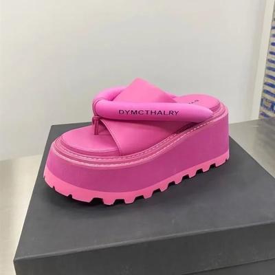 2025 Увеличенные Толстые Подошвы Шлепанцы Модные На Все Случаи Жизни Женская Летняя Новинка Мода Розовые Губчатые Сандалии