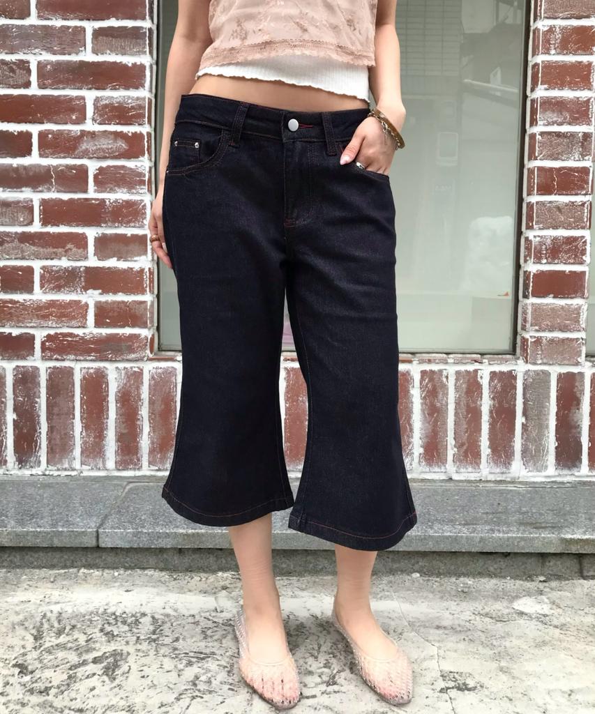 UMBRELLA ON THE GO Женские джинсовые капри 3/4 с низкой посадкой Signature Raw Denim