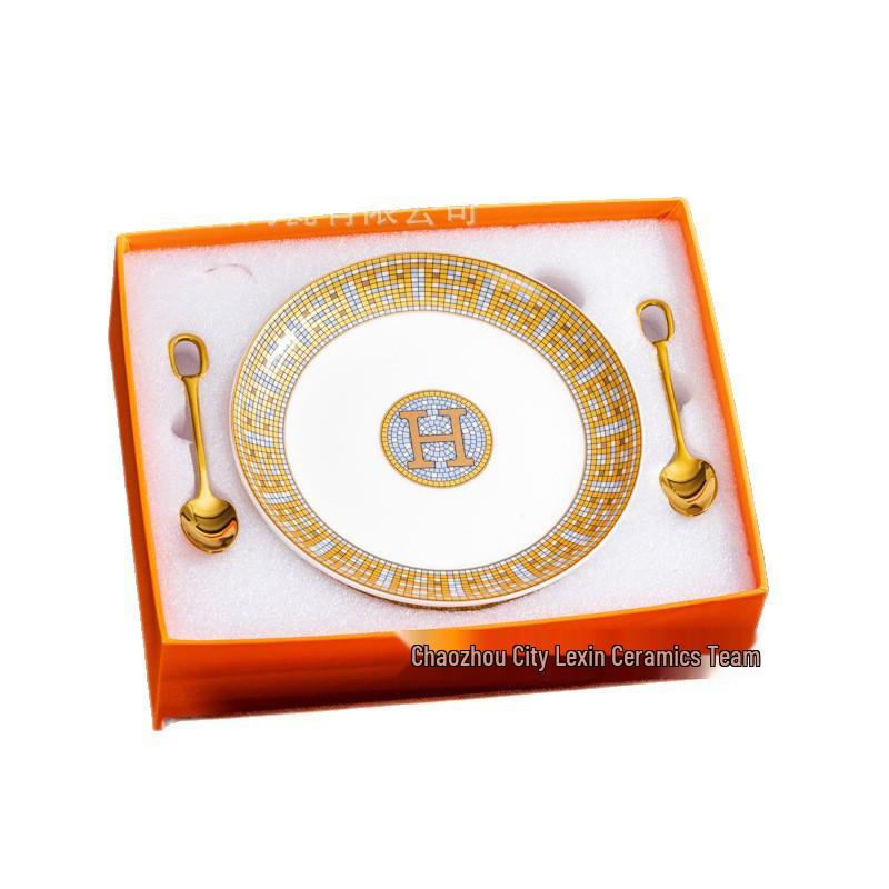 Набор столовой посуды из костяного фарфора в европейском стиле: Керамические Чашки и Блюдца, Креативные Фруктовые, Обеденные и Стейковые Тарелки