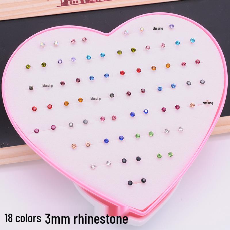 Набор акриловых серег-гвоздиков в форме сердца в пластиковой коробке