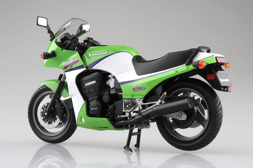 AOSHIMA Skynet Завершенный мотоцикл Kawasaki GPZ900R Lime Green 1/12