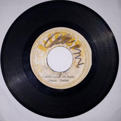 7-дюймовая пластинка JOHNNY CLARKE - You Have Caught Me Baby НЕТ Jackpot Ямайка Регги, Ска и Даб Б/У