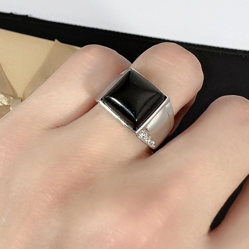 Открытое большое кольцо с камнем телесного цвета Регулируемое кольцо Tide Tide