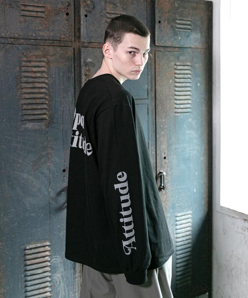 OPEN ATTITUDE Attitude Lettering Long Sleeve-Black