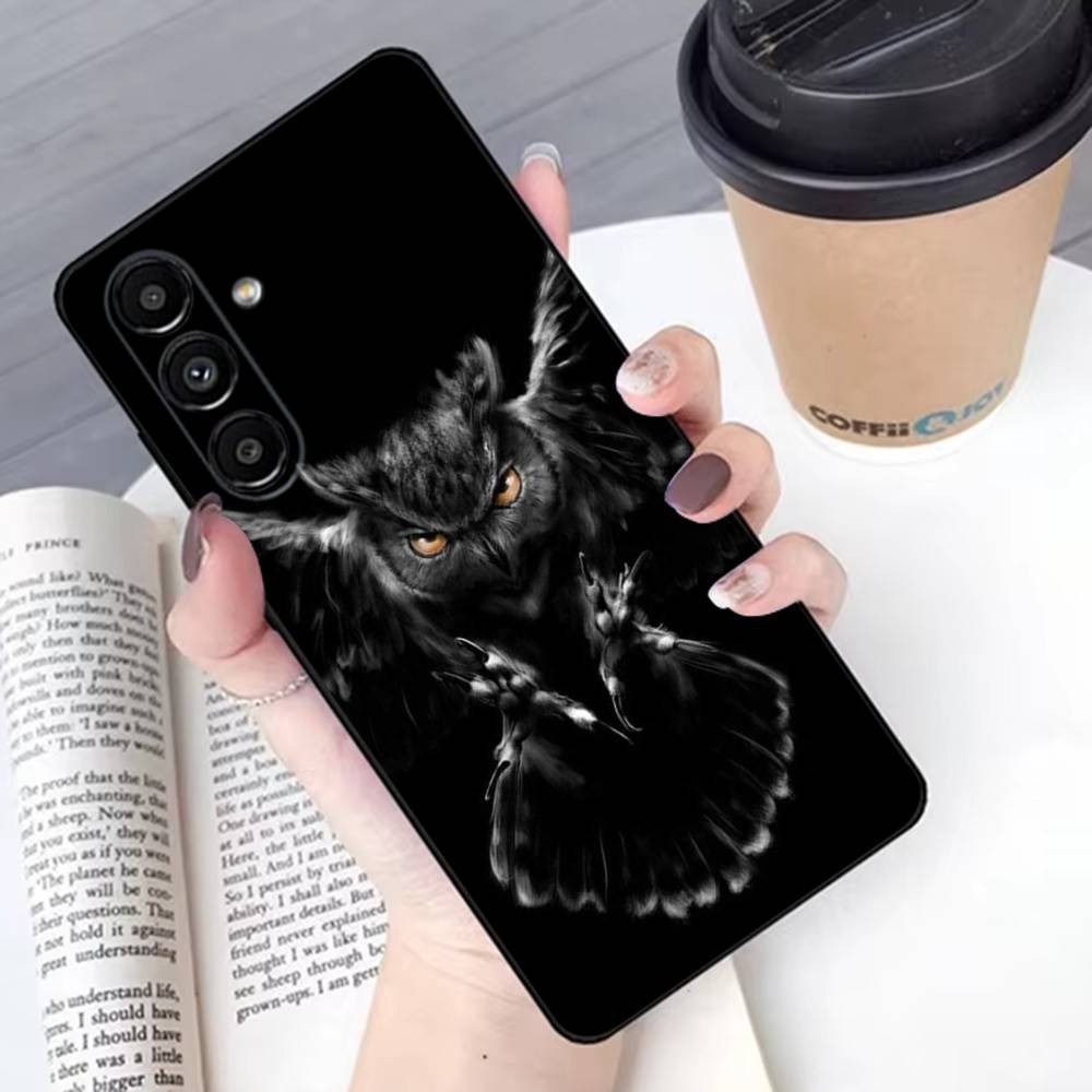 Animal Owl Phone Case For Samsung S 25,24,23,22,30,21,10,9,Ultra,Plus,Lite,FE,4G,5G Black Soft Case